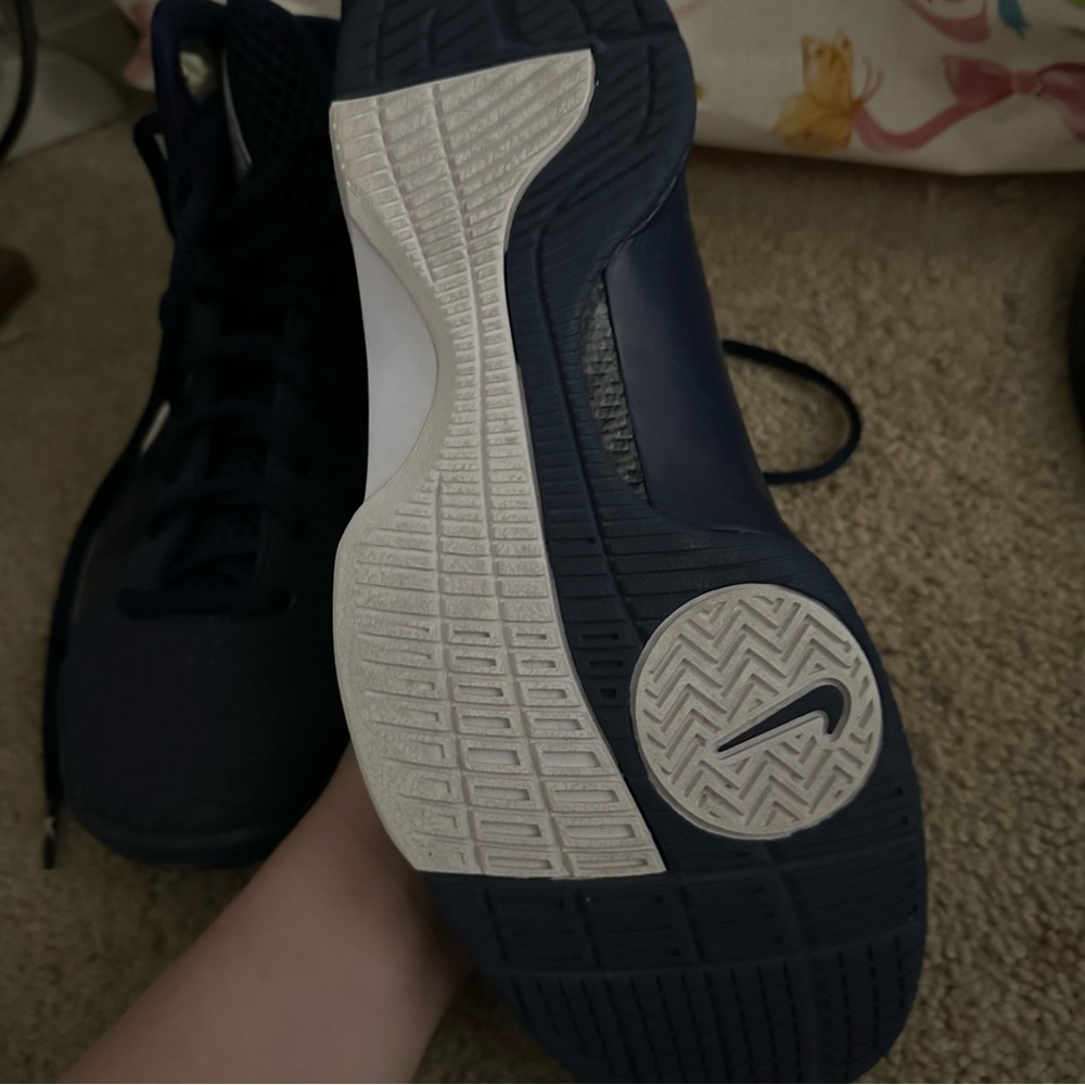 Nike Hyperdunks - Picture 3 of 6